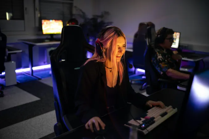 More Games Need a Ping System — Because Voice Comms Are Absolute Trash